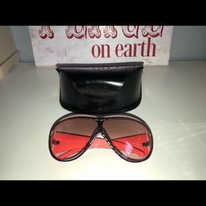 Fendi authentic polarized snow glasses.